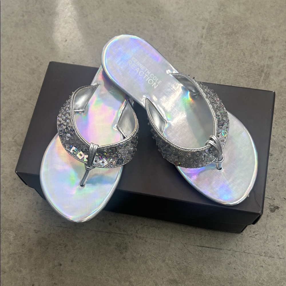 Kenneth Cole Reaction Silver Holographic Girls Kids Sandals New